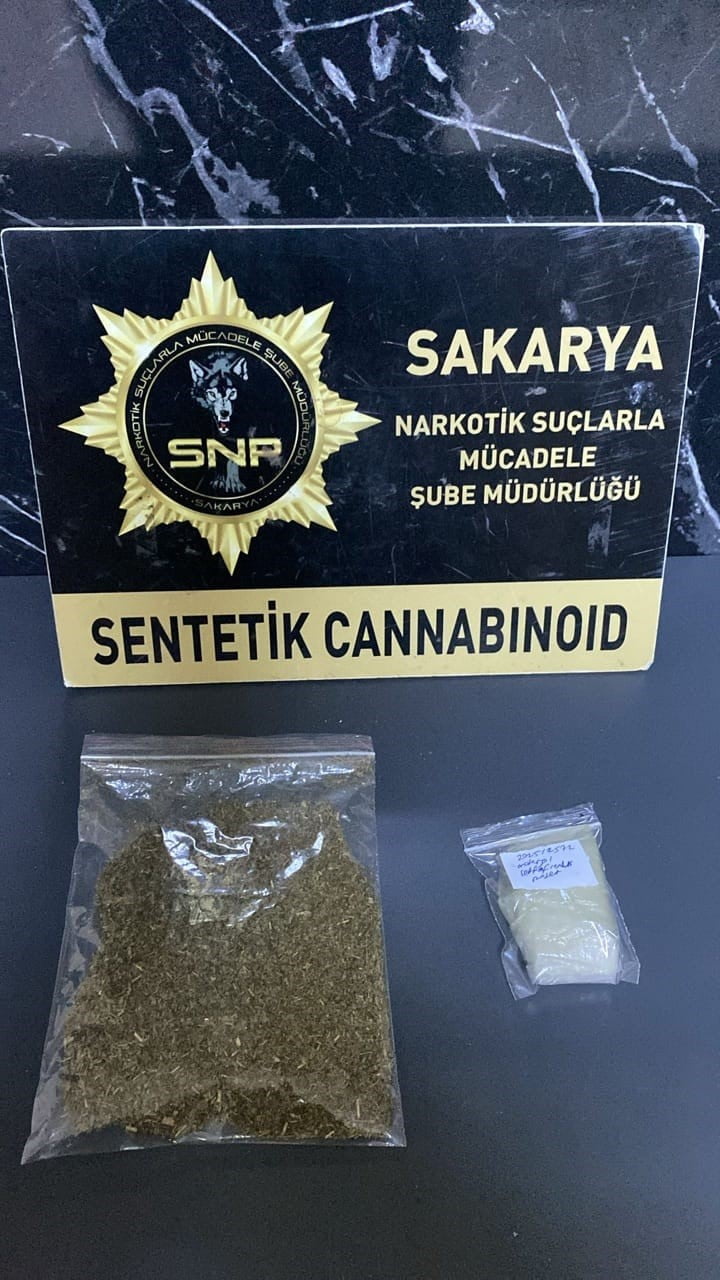 SAKARYA’NIN ADAPAZARI VE ERENLER İLÇELERİNDE POLİS EKİPLERİNCE YAPILAN 3 AYRI UYUŞTURUCU...