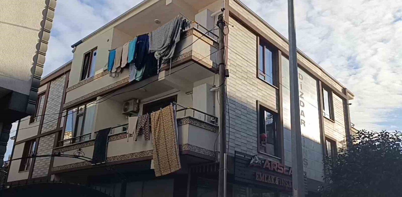 SAKARYA’NIN KARASU İLÇESİNDE KENDİSİNDEN ÜÇ GÜNDÜR HABER ALINAMAYAN 67 YAŞINDAKİ ADAM, EVİNDE ÖLÜ...