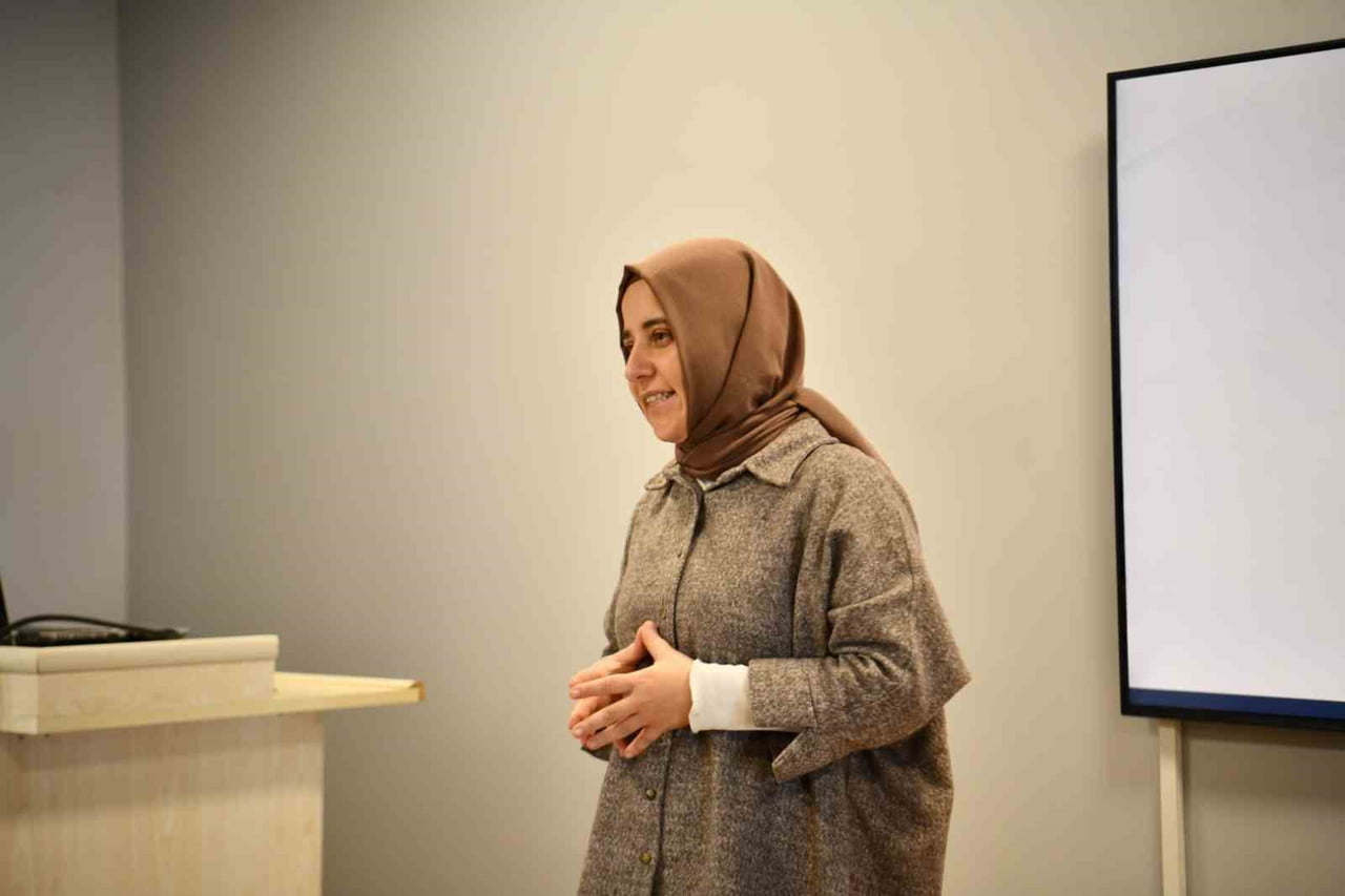 SAKARYA ÜNİVERSİTESİNDE (SAÜ), ÖĞRENCİLERİN HIZLI PROJE ÜRETME VE GİRİŞİMCİLİK YETENEKLERİNİ...