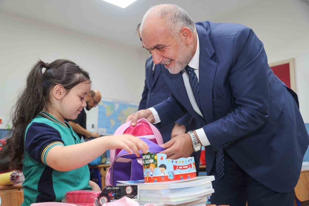 SAMSUN'UN CANİK BELEDİYE BAŞKANI İBRAHİM SANDIKÇI, EĞİTİM YOLCULUKLARINDA ÖĞRENCİLERİN YANINDA...