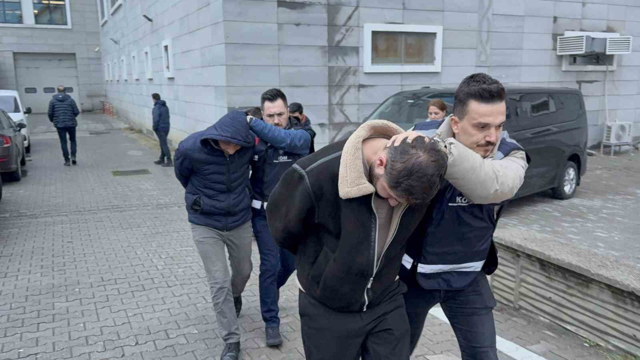 SAMSUN'UN İLKADIM İLÇESİNDE TÜTÜN MAMULÜ KAÇAKÇILIĞINA YÖNELİK DÜZENLENEN EŞ ZAMANLI OPERASYONDA ...