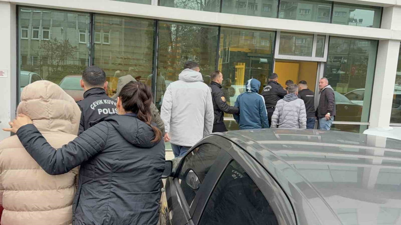 SAMSUN’DA NARKOTİK POLİSİ TARAFINDAN DÜZENLENEN UYUŞTURUCU OPERASYONUNDA GÖZALTINA ALINAN 1’İ...
