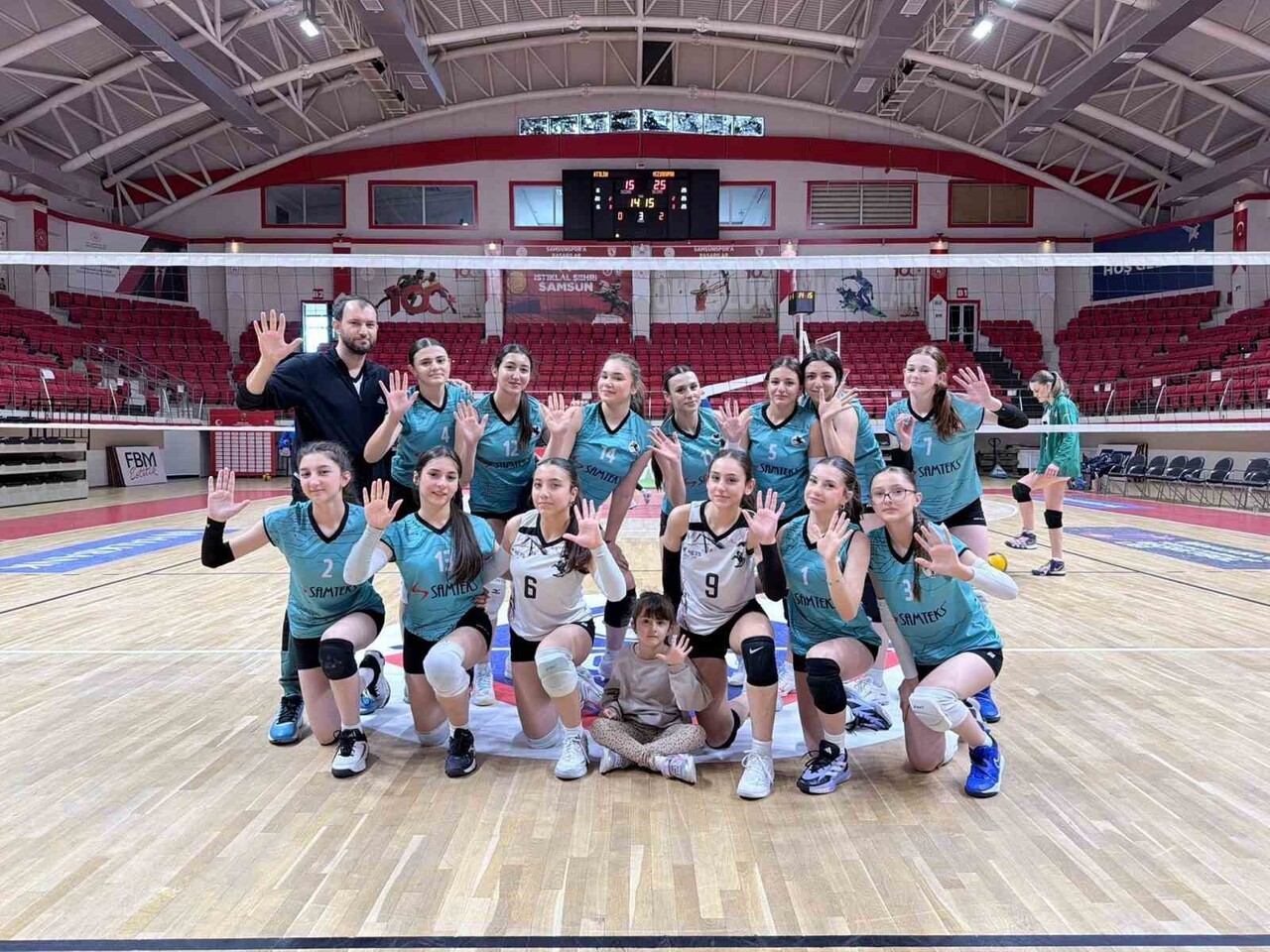 SAMSUN GENÇ KIZ VOLEYBOL İL BİRİNCİLİĞİ MÜSABAKALARINDA MÜCADELE EDEN VEZİRKÖPRÜ KAYMAKAMLIĞI GSİM...