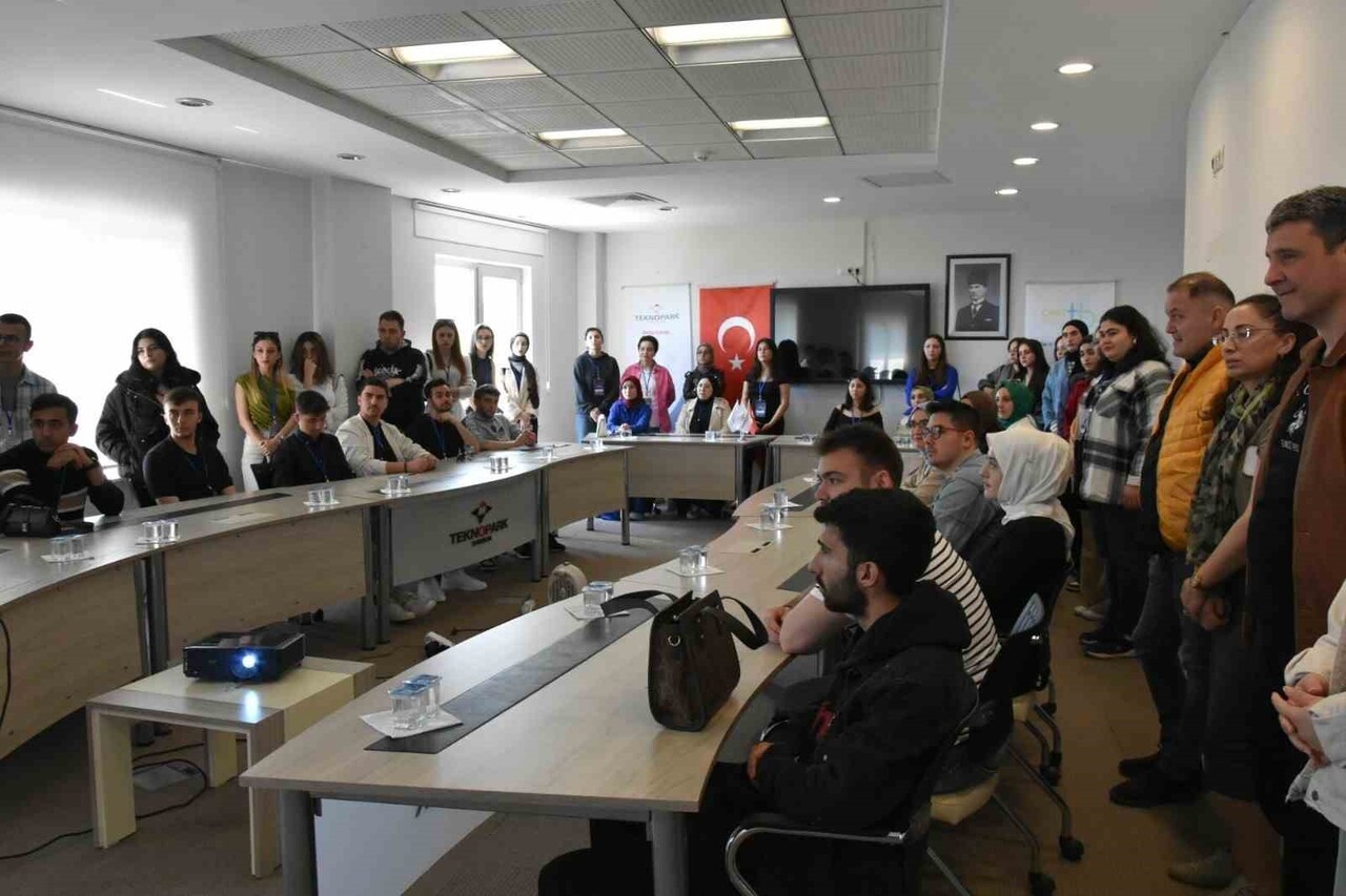 SAMSUN TEKNOPARK, STAJ, İŞBAŞI EĞİTİM PROGRAMLARI VE GİRİŞİMCİLİK EĞİTİMLERİYLE BÖLGENİN...
