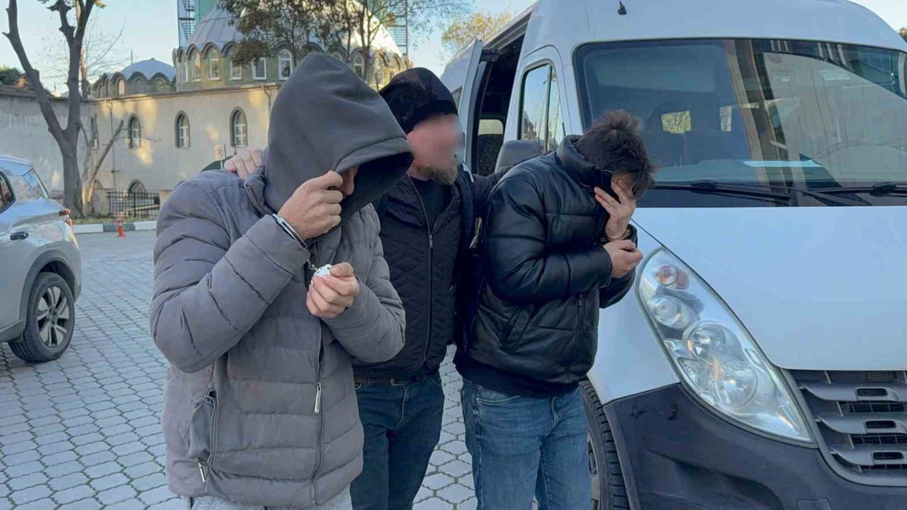 SAMSUN’UN ATAKUM İLÇESİNDE NARKOTİK EKİPLERİNCE DÜZENLENEN OPERASYONLARDA FARKLI ADRESLERDE...