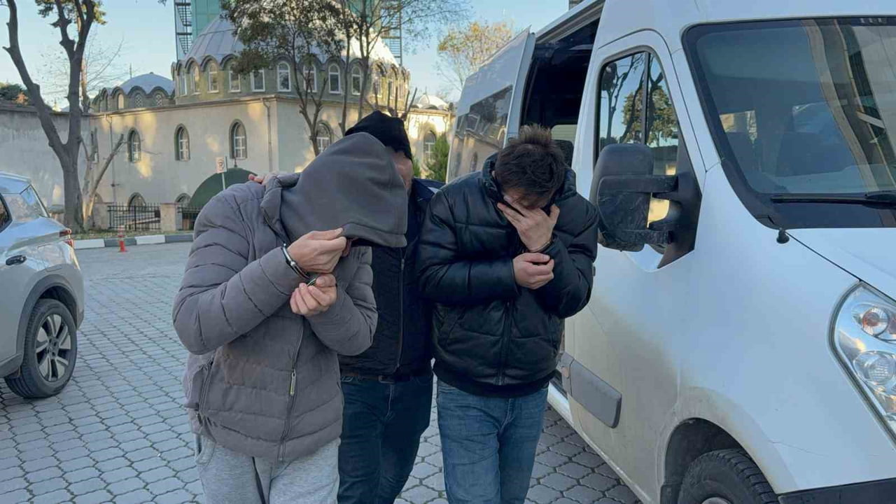 SAMSUN’UN ATAKUM İLÇESİNDE NARKOTİK EKİPLERİNCE DÜZENLENEN OPERASYONLARDA FARKLI ADRESLERDE...