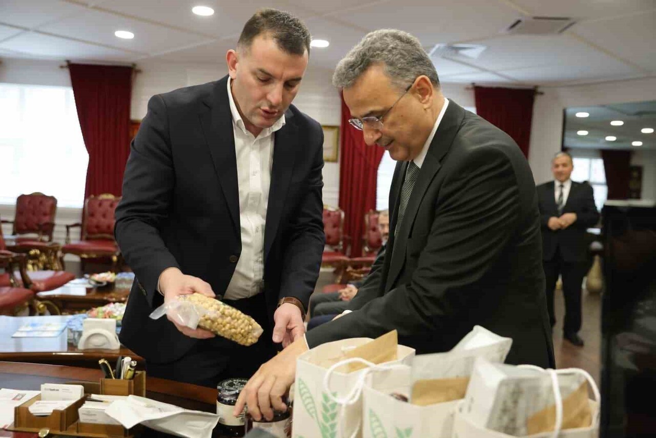 SAMSUN’UN İLKADIM BELEDİYE BAŞKANI İHSAN KURNAZ, BELEDİYELER ARASI KARDEŞLİK BAĞLARINI...