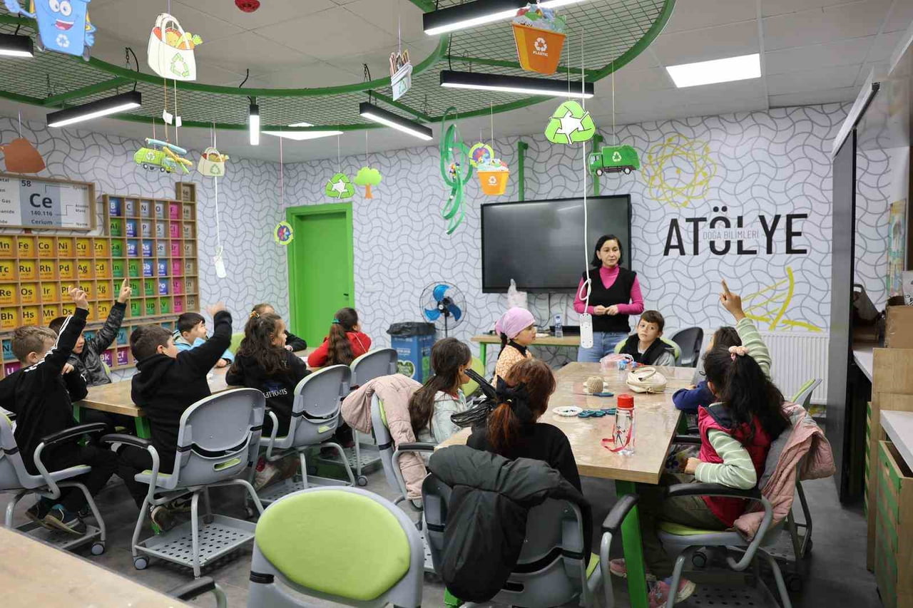 SAMSUN’UN VEZİRKÖPRÜ İLÇESİNDE FAALİYET GÖSTEREN VEZİRKÖPRÜ BİLİM MERKEZİ, ÖĞRENCİLERİN YOĞUN...