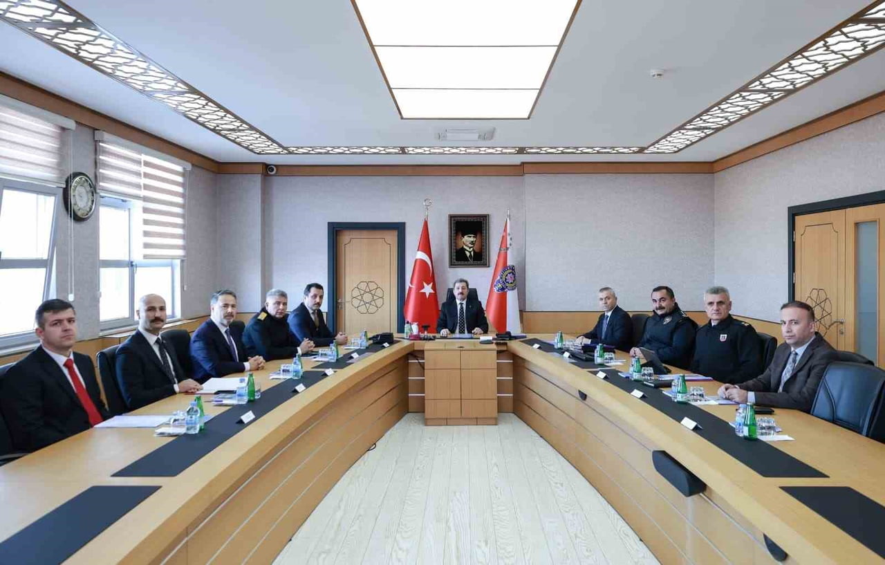 SAMSUN VALİSİ ORHAN TAVLI, 2025 YILI ASAYİŞ VE GÜVENLİK VERİLERİNİ AÇIKLADI. MAL VARLIĞINA KARŞI...