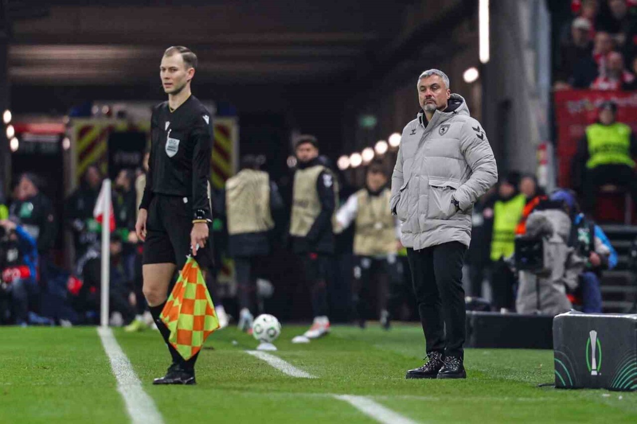 SAMSUNSPOR TEKNİK DİREKTÖRÜ THOMAS REİS, 2-0 KAYBETTİKLERİ MAİNZ 05 MAÇININ ARDINDAN TAKIMININ...