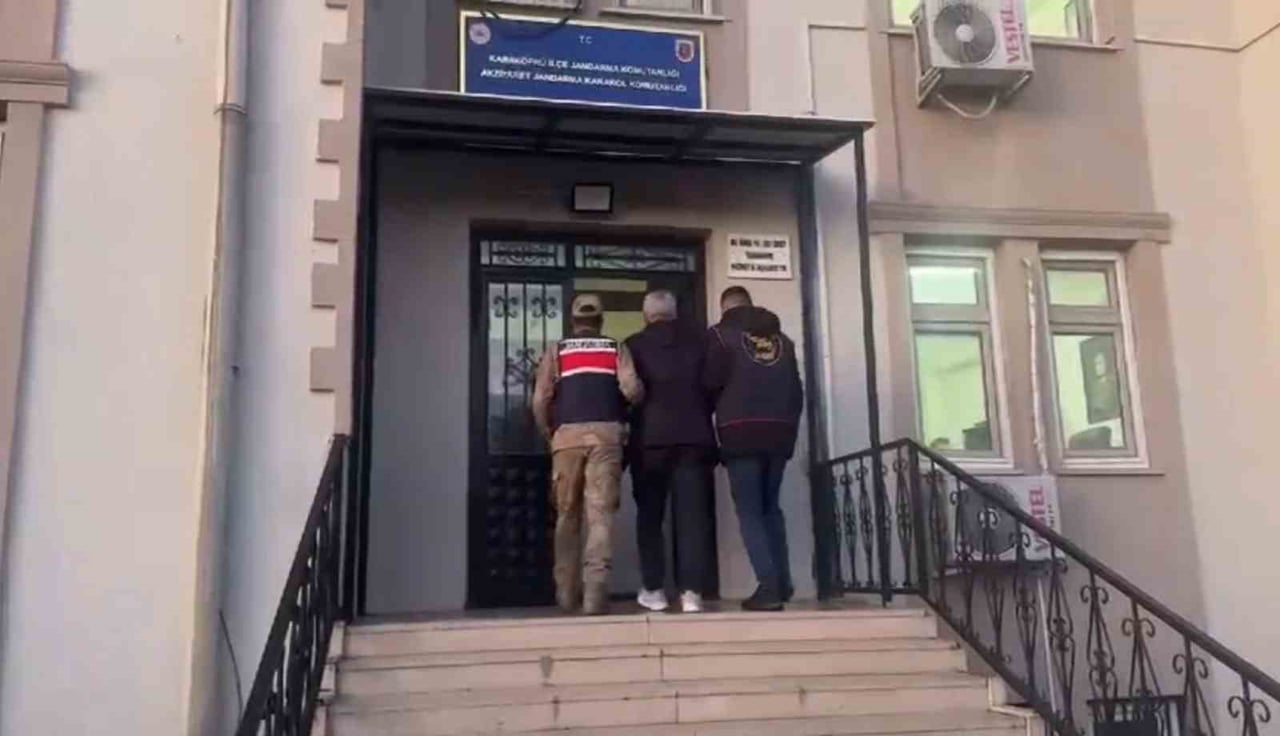 ŞANLIURFA'DA BİR ÇOK FAİLİ MEÇHUL HIRSIZLIK OLAYINI GERÇEKLEŞTİRDİĞİ BELİRLENEN ŞAHIS...