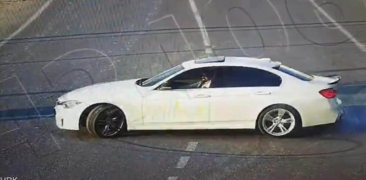 ŞANLIURFA'NIN BİRECİK İLÇESİNDE OTOMOBİLİYLE DRİFT ATARAK TRAFİK GÜVENLİĞİNİ TEHLİKEYE DÜŞÜREN...