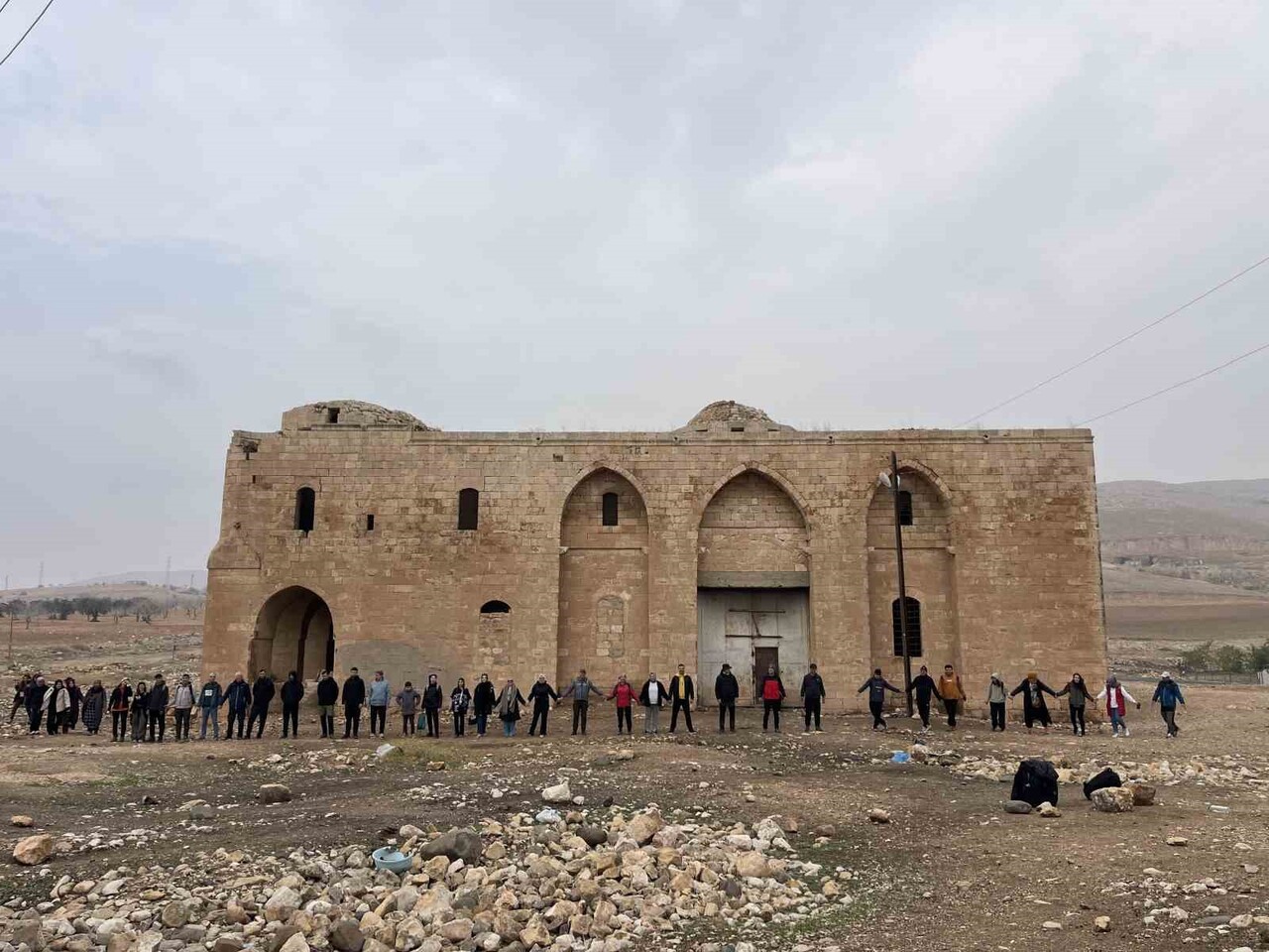 ŞANLIURFA’DA DOĞA YÜRÜYÜŞÇÜLERİ TARİHİ GERMUŞ KİLİSESİ İÇİN YÜRÜDÜ
