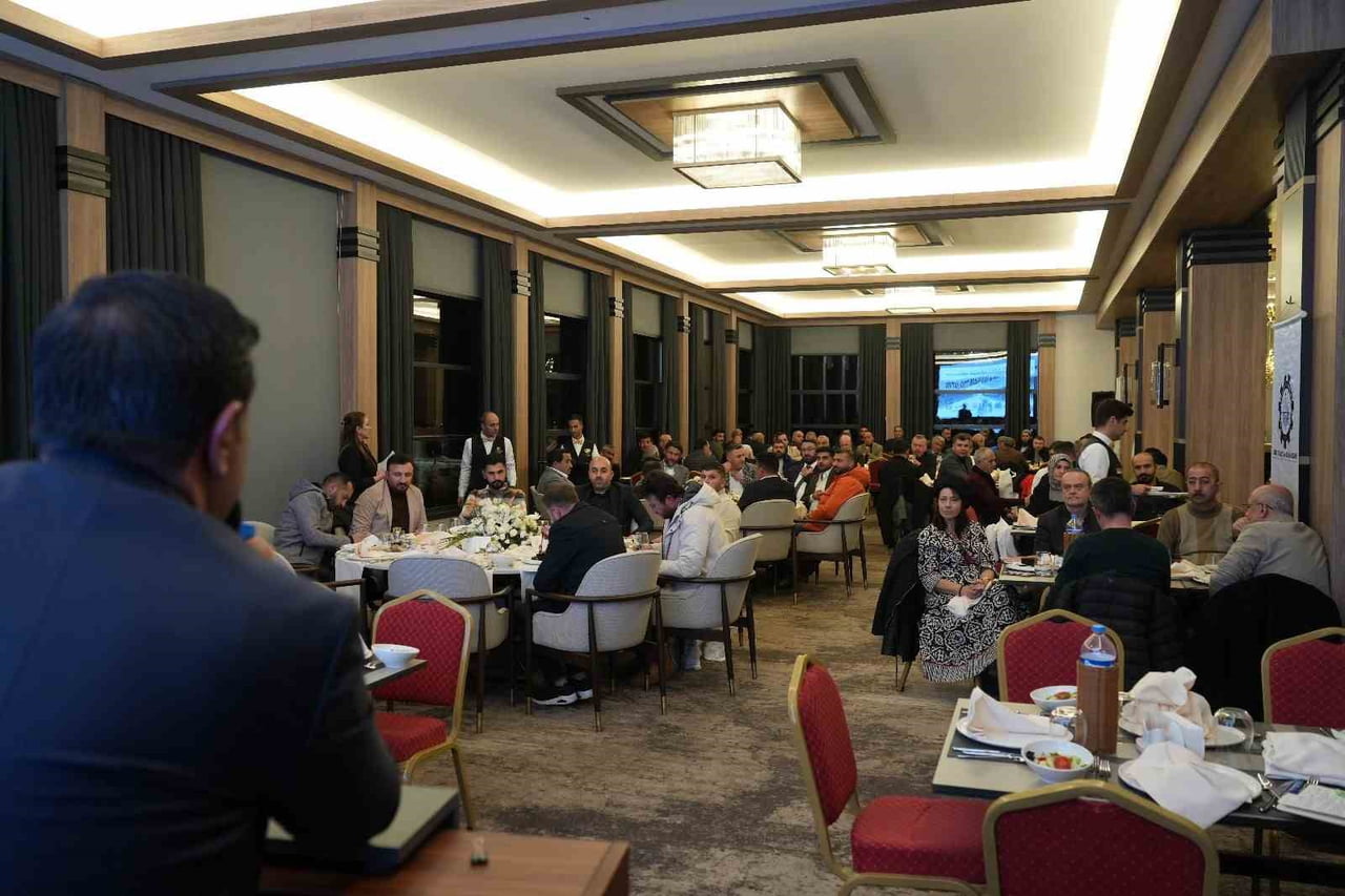 SARIKAMIŞ’TA ORTAK AKIL BULUŞMASI: KARS TSO ÜYELERİYLE BİR ARADA(KARS-İHA)