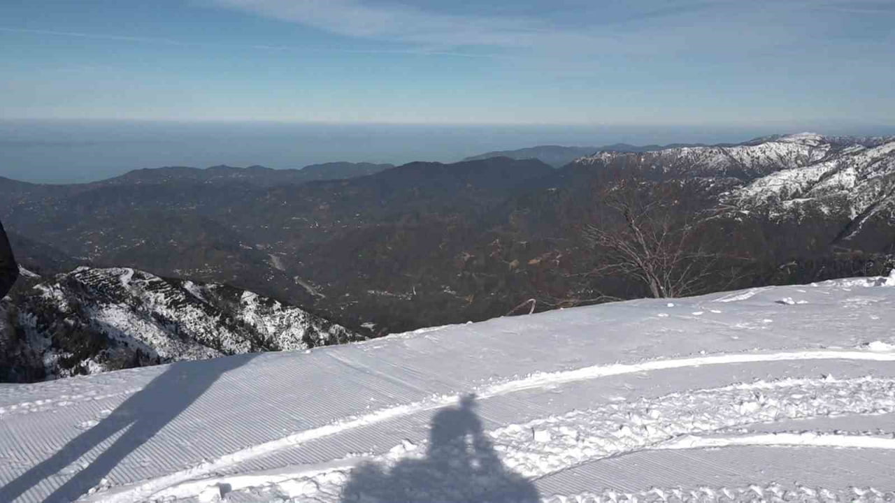 ŞEHİR MERKEZİNE YAKINLIĞI, DENİZ MANZARASI VE KRİSTAL KAR KALİTESİYLE DİKKAT ÇEKEN HANDÜZÜ...