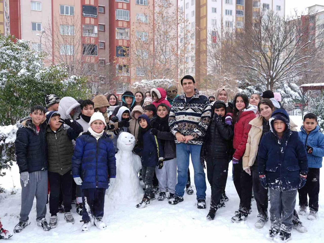 ŞEHİTKAMİL BELEDİYE BAŞKANI UMUT YILMAZ, YAYIMLADIĞI YENİ YIL MESAJINDA 2026 YILININ BAŞTA...
