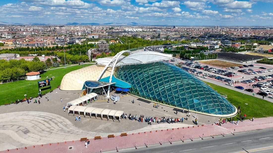 SELÇUKLU’NUN TARİHİ VE DOĞAL ZENGİNLİKLERİ ARTIK DİJİTAL ORTAMDA KEŞFEDİLEBİLİYOR. KONYA’NIN...