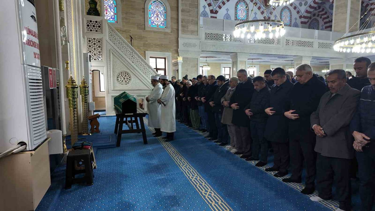 SERVİS KAZASINDA HAYATINI KAYBEDEN ŞOFÖR, SON YOLCULUĞUNA UĞURLANDI