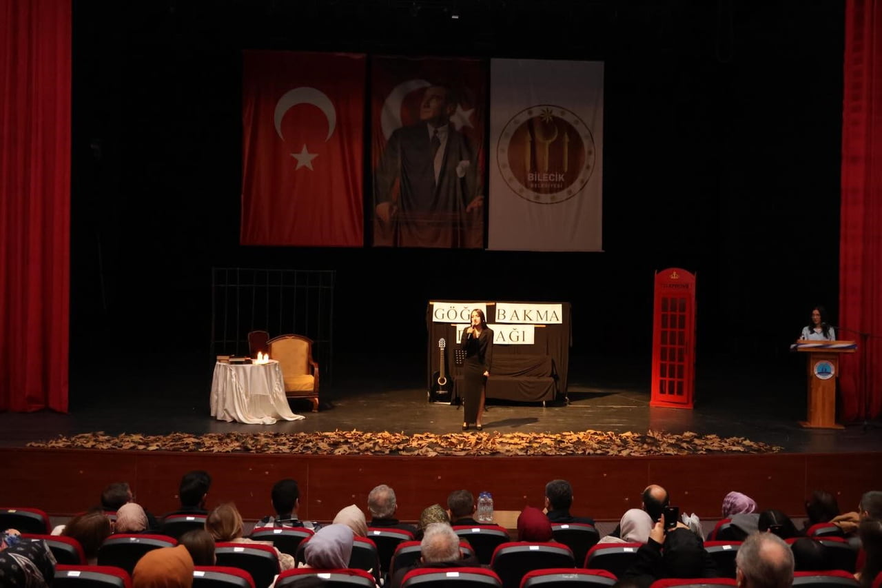 ŞEYH EDEBALİ KONGRE MERKEZİ’NDE ŞİİR GECESİ DÜZENLENDİ