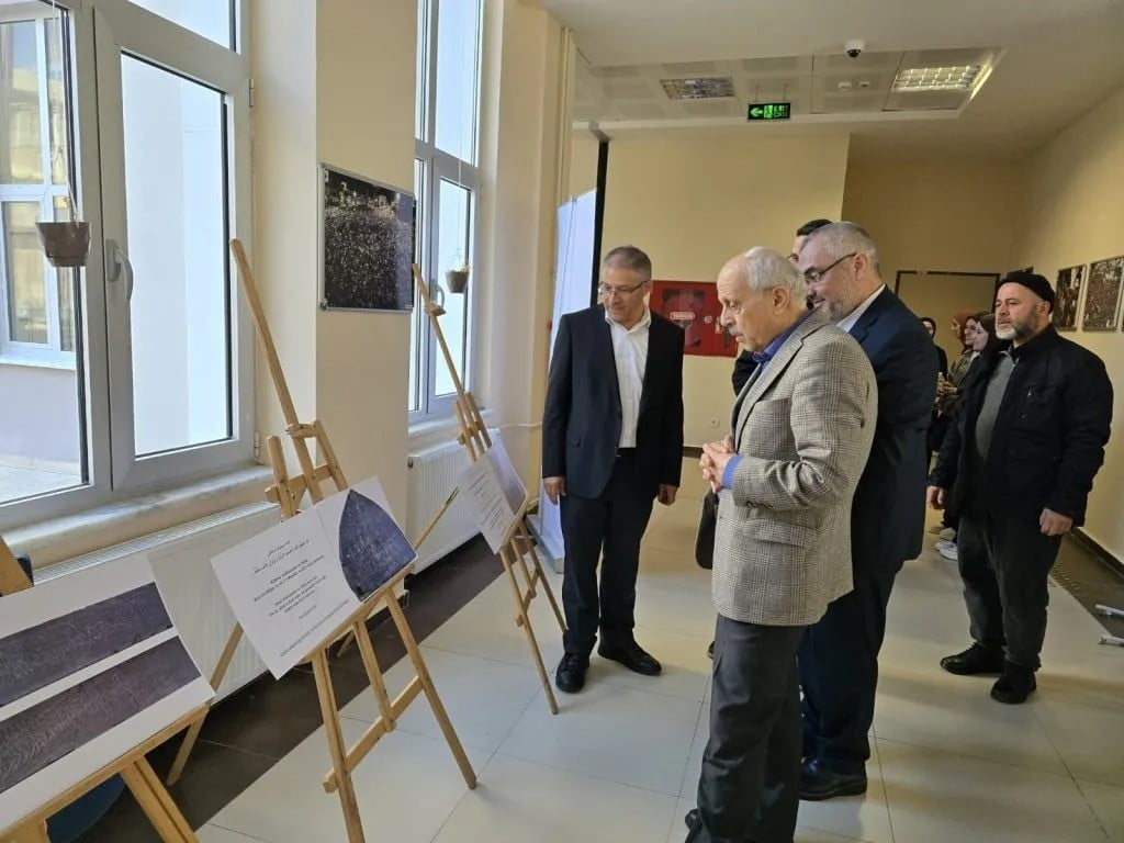 SİNOP’TA AÇILAN FOTOĞRAF SERGİSİYLE TARİHİ YAPILARDAKİ AYET VE HADİSLER GÜN YÜZÜNE...