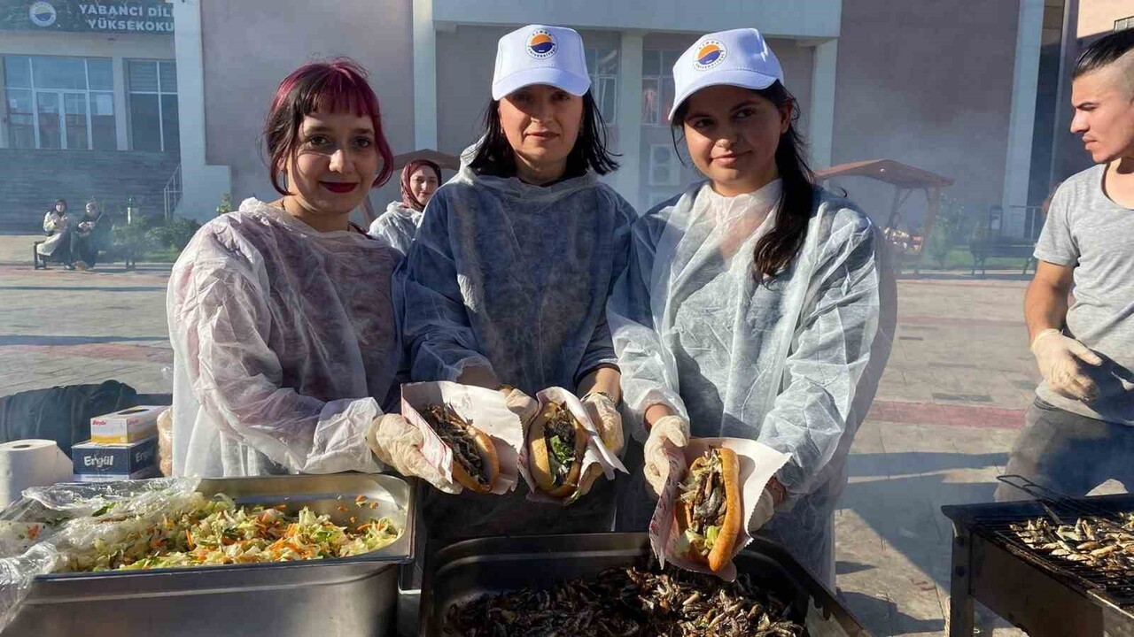 SİNOP ÜNİVERSİTESİ TARAFINDAN GELENEKSEL HALE GETİRİLEN VE BU YIL 10’UNCUSU DÜZENLENEN "HAMSİ...