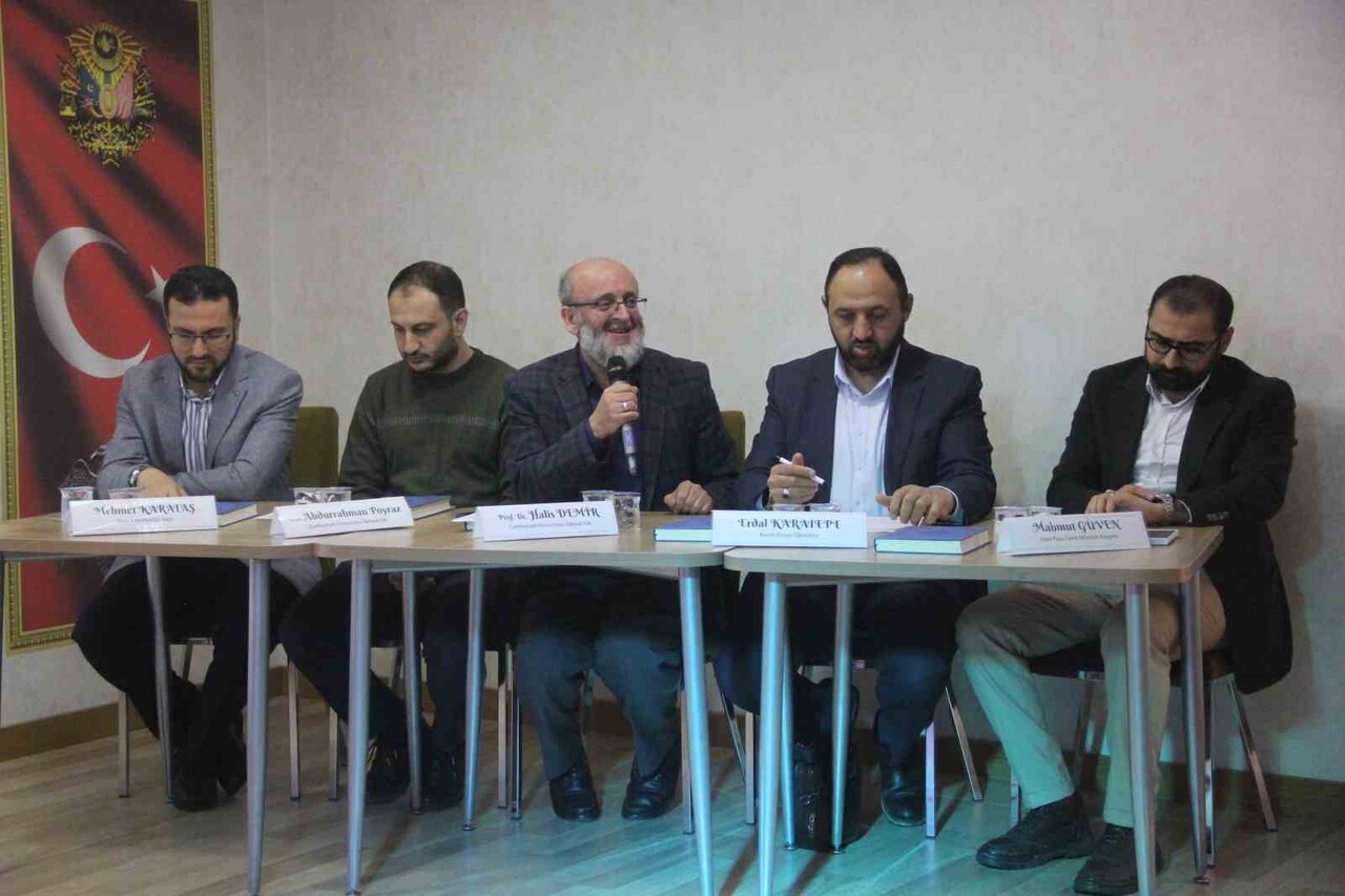 SİVAS'TA "GENÇ BİLALLER EZANI GÜZEL OKUMA YARIŞMASI" VE "GENÇ MUHAFIZLAR HAFIZLIK YARIŞMASI" İL...