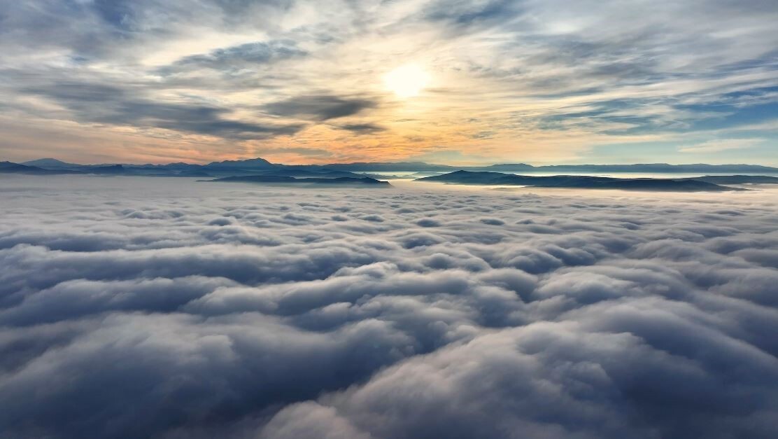 SİVAS’TA GECE SAATLERİNDEN BU YANA ETKİSİNİ GÖSTEREN YOĞUN SİS, EŞSİZ GÖRÜNTÜLER...