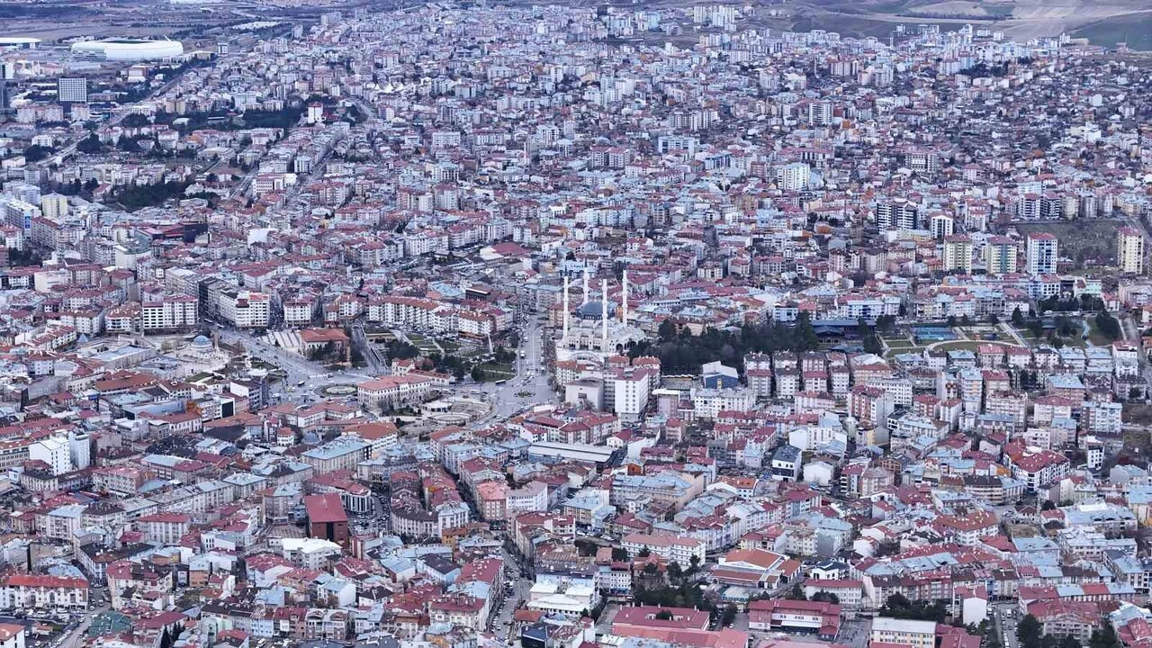 SİVAS’TA ŞEHİR MERKEZİNDE İNŞA EDİLEN MERKEZ CAMİSİ BİTME NOKTASINA GELDİ, 4 MİNARELİ BÜYÜK CAMİ...