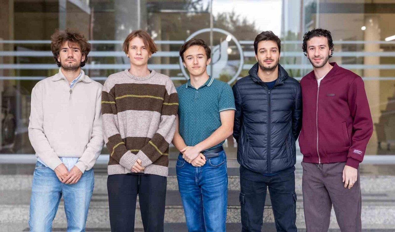 SOL BAŞTAN - SHAVKAT KUCHKAROV, İLİA SERGEEV, DAMİR ALKHAOV,  BERK POLAT, DAĞCA ÜNÜVAR.