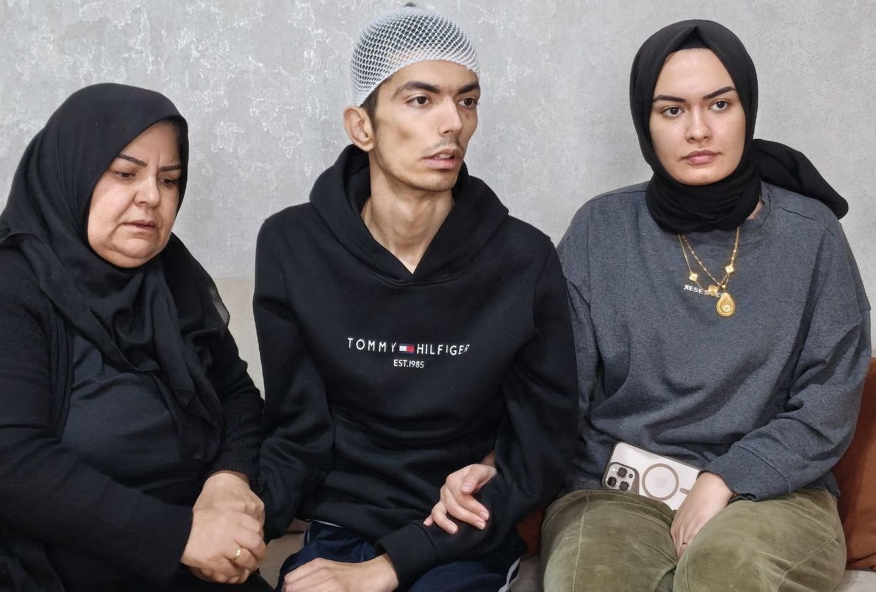 (SOLDAN SAĞA) SÜREYYA KAYA, FURKAN KAYA VE GİZEM KAYA