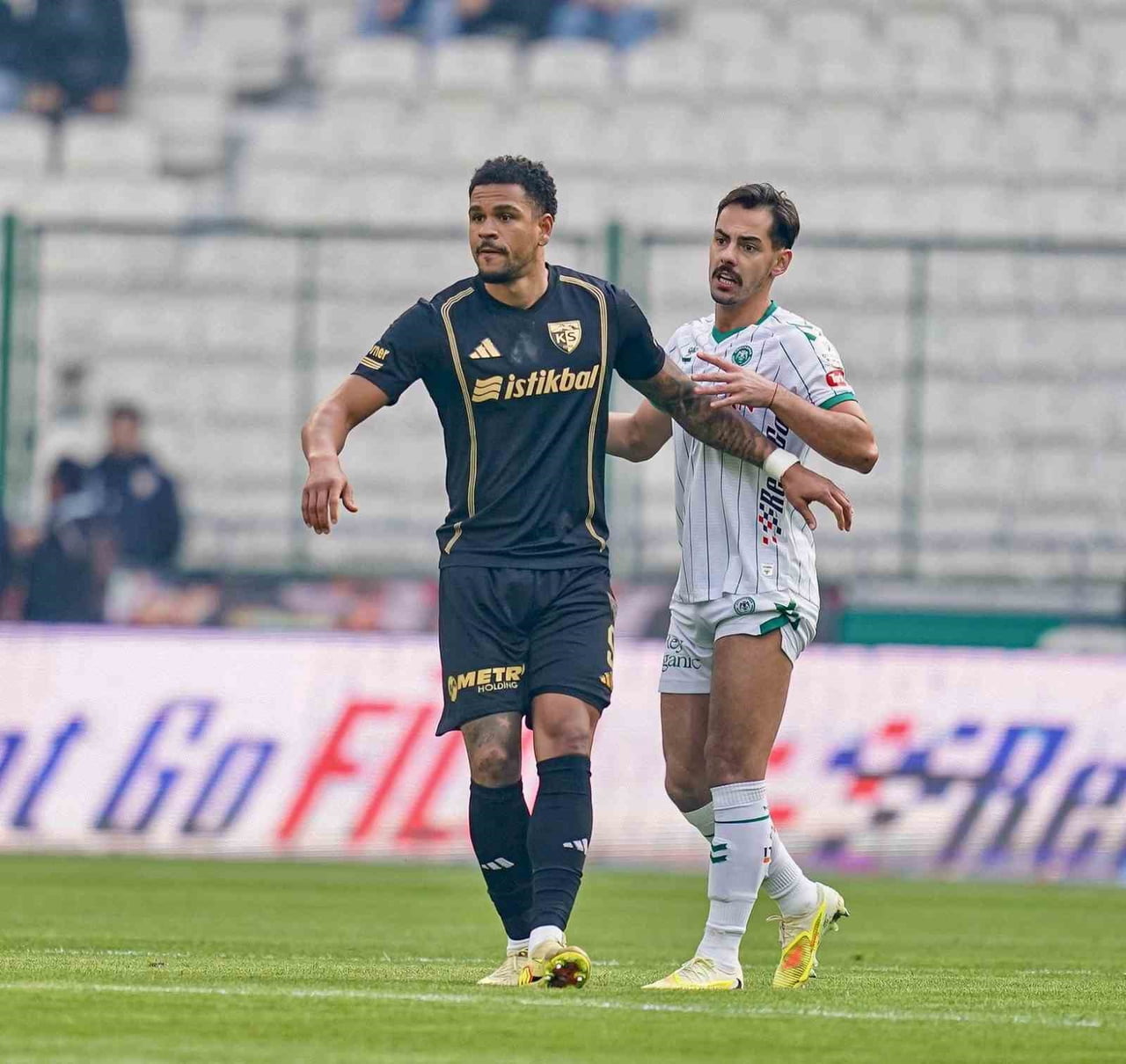 SÜPER LİG EKİPLERİNDEN KAYSERİSPOR, 5 KAFA GOLÜ ATARKEN 5 KEZ DE CEZA ALANI DIŞINDAN GOL...