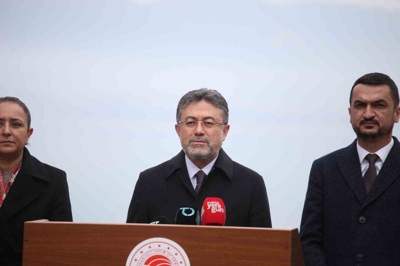 TARIM VE ORMAN BAKANI İBRAHİM YUMAKLI, ÇEŞİTLİ ZİYARET VE TEMASLARDA BULUNMAK ÜZERE BURDUR'A...