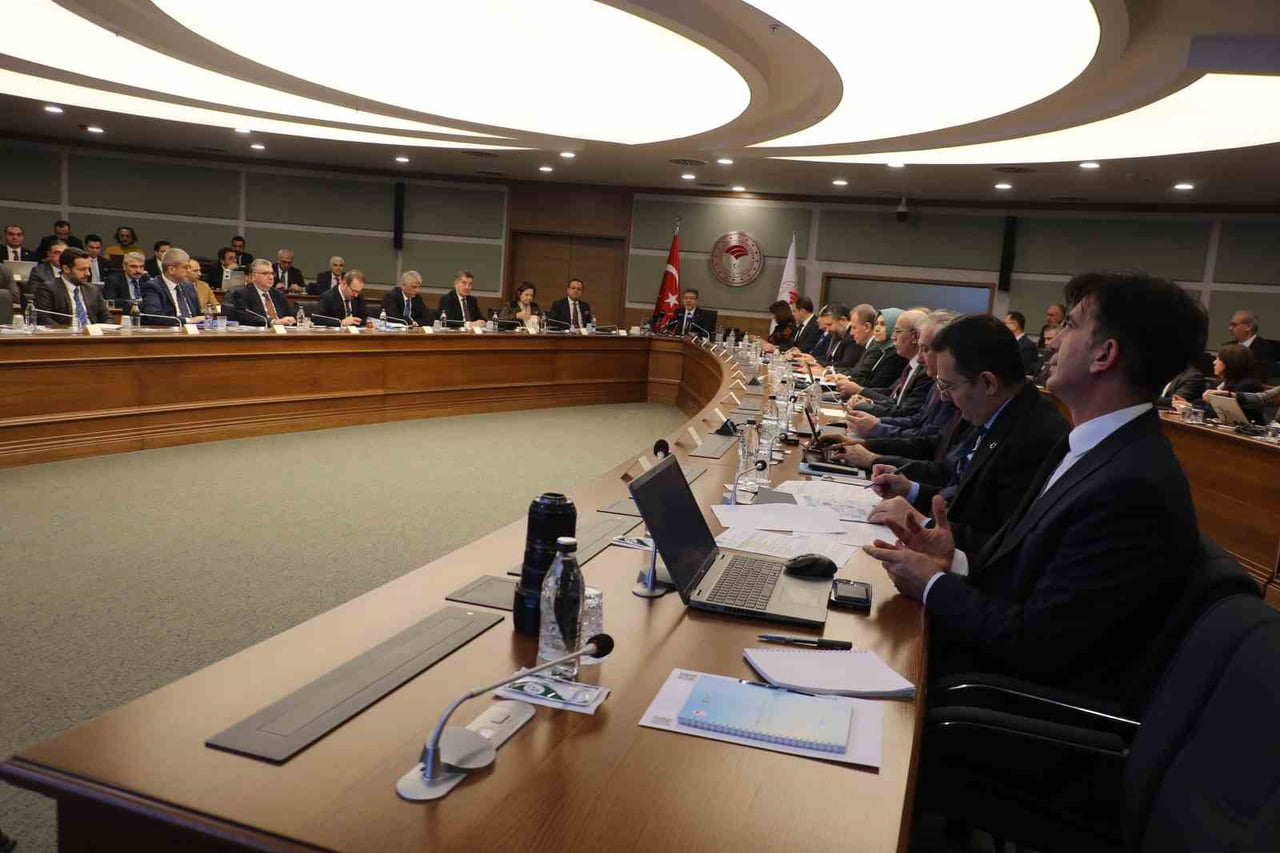 TARIM VE ORMAN BAKANI İBRAHİM YUMAKLI, "DİLEĞİMİZ ÜLKEMİZ İÇİN SON DERECE ÖNEMLİ OLAN SU...