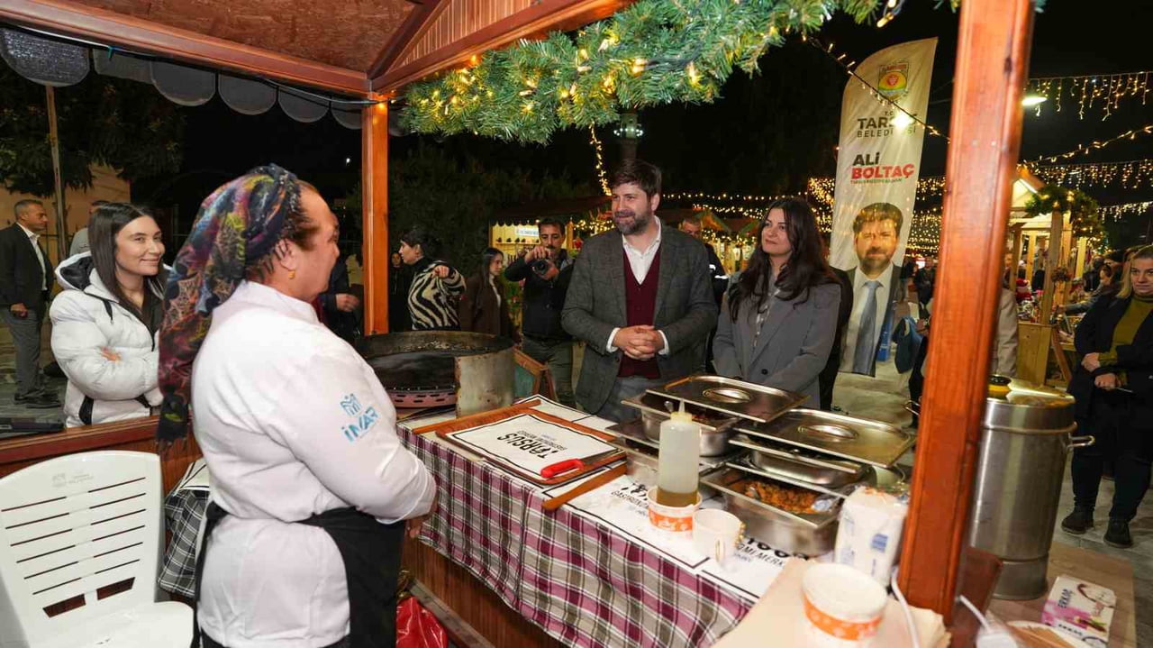 TARSUS BELEDİYESİ TARAFINDAN YENİ YIL COŞKUSUNU KENTİN DÖRT BİR YANINA TAŞIMAK AMACIYLA ST. PAUL...