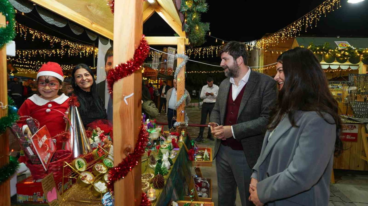 TARSUS BELEDİYESİ TARAFINDAN YENİ YIL COŞKUSUNU KENTİN DÖRT BİR YANINA TAŞIMAK AMACIYLA ST. PAUL...