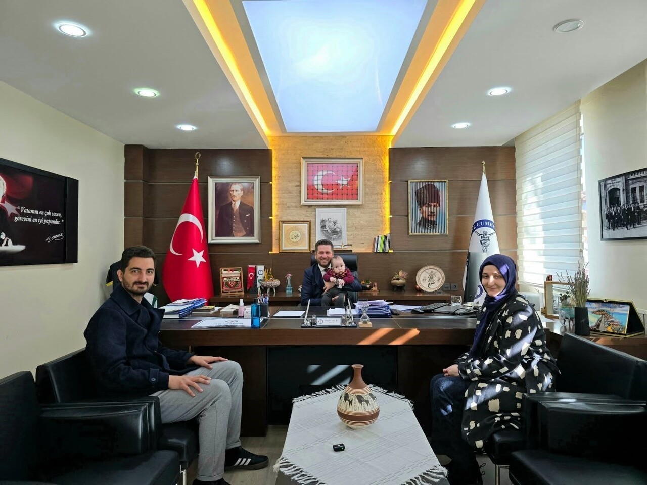 TAVAS BELEDİYE BAŞKANI KADİR TATIK MAKAMINDA SMA TİP 1 HASTASI OLAN KEREM BEBEK VE AİLESİNİ...