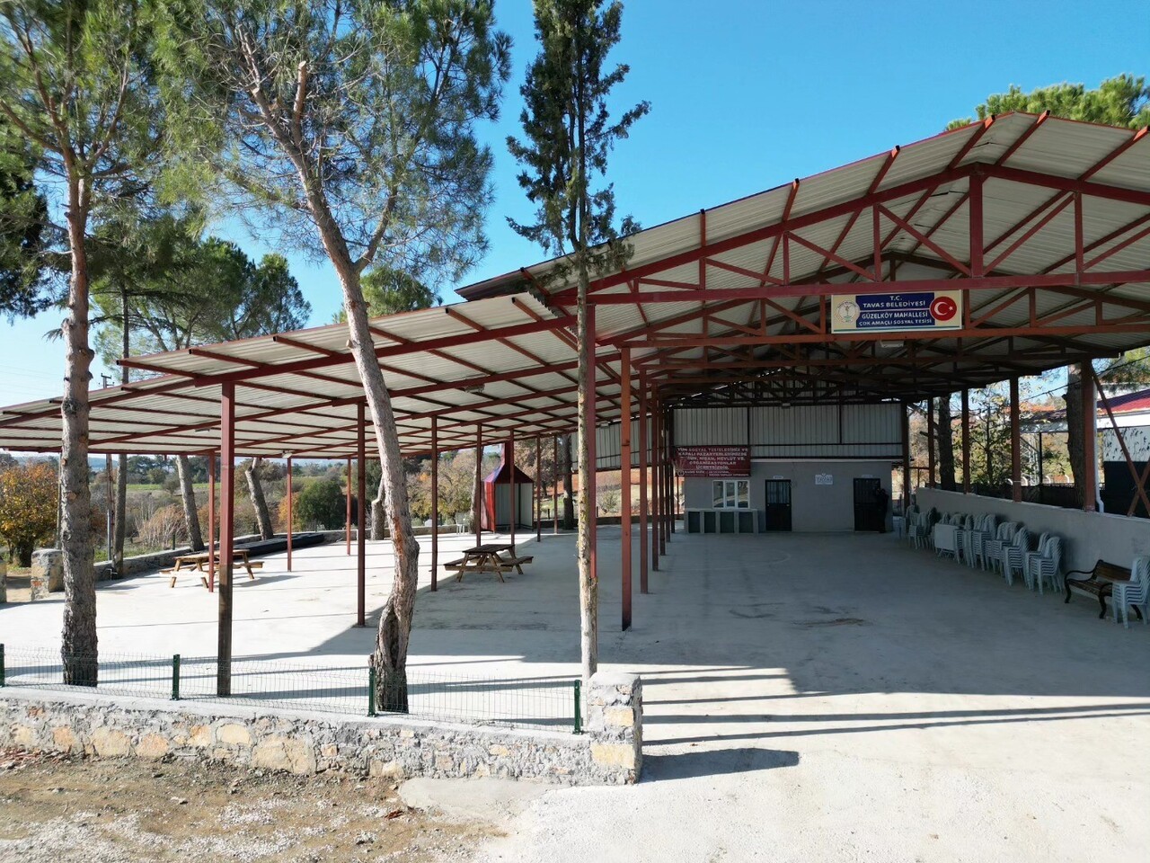 TAVAS BELEDİYESİ FEN İŞLERİ MÜDÜRLÜĞÜ EKİPLERİ TARAFINDAN GÜZELKÖY MAHALLESİ VATANDAŞLARININ...