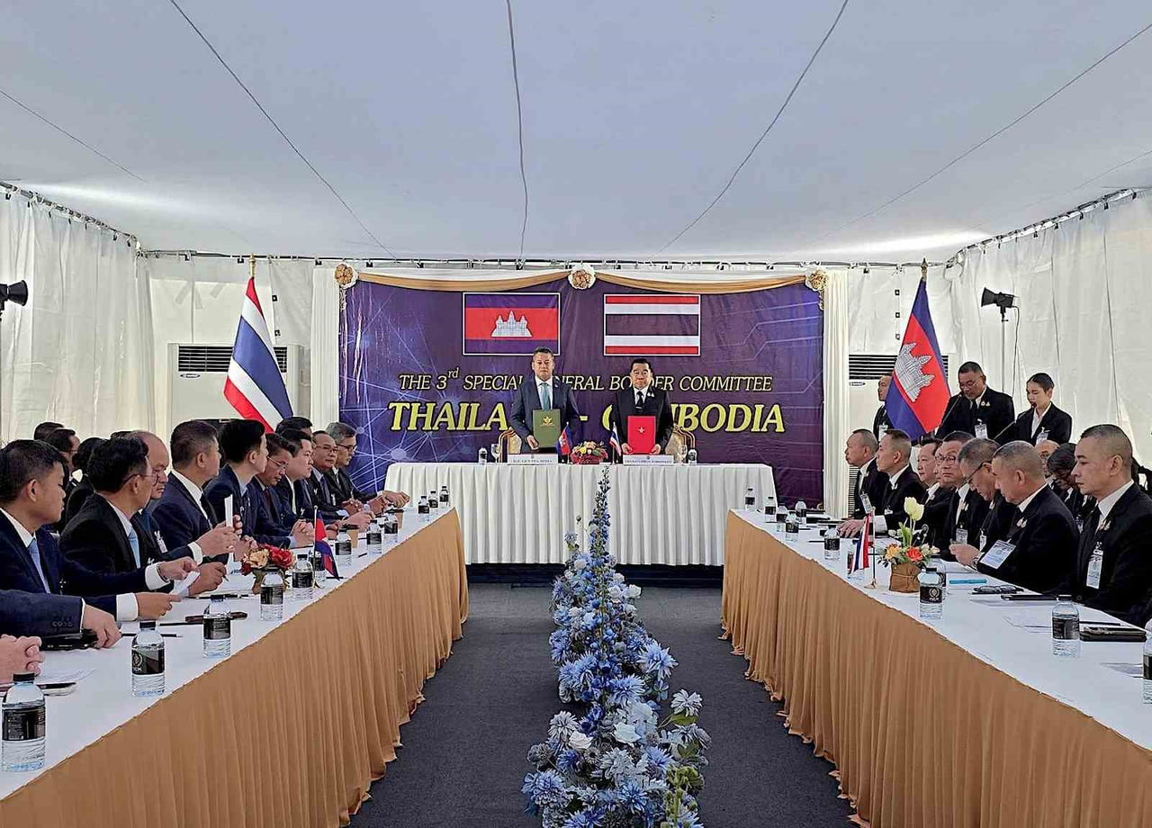 TAYLAND İLE KAMBOÇYA ARASINDA SINIR ÇATIŞMASININ DURDURULMASI AMACIYLA ATEŞKESE VARILDI. ANLAŞMAYA...