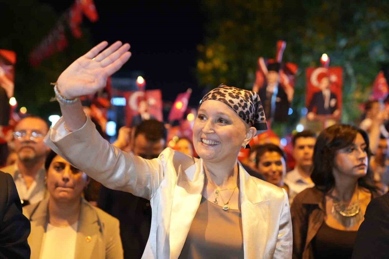 TEDAVİ GÖRDÜĞÜ HASTANEDE HAYATINI KAYBEDEN MANİSA'NIN ŞEHZADELER BELEDİYE BAŞKANI GÜLŞAH DURBAY'A...