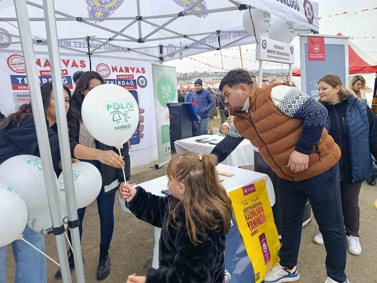 TEKİRDAĞ’DA FESTİVAL COŞKUSU, EMNİYETTEN FARKINDALIK ÇALIŞMASI