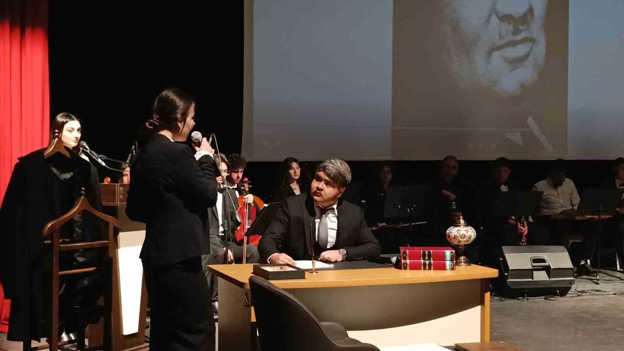 TEKİRDAĞ’DA YAHYA KEMAL BEYATLI 141. DOĞUM YIL DÖNÜMÜNDE ANILDI