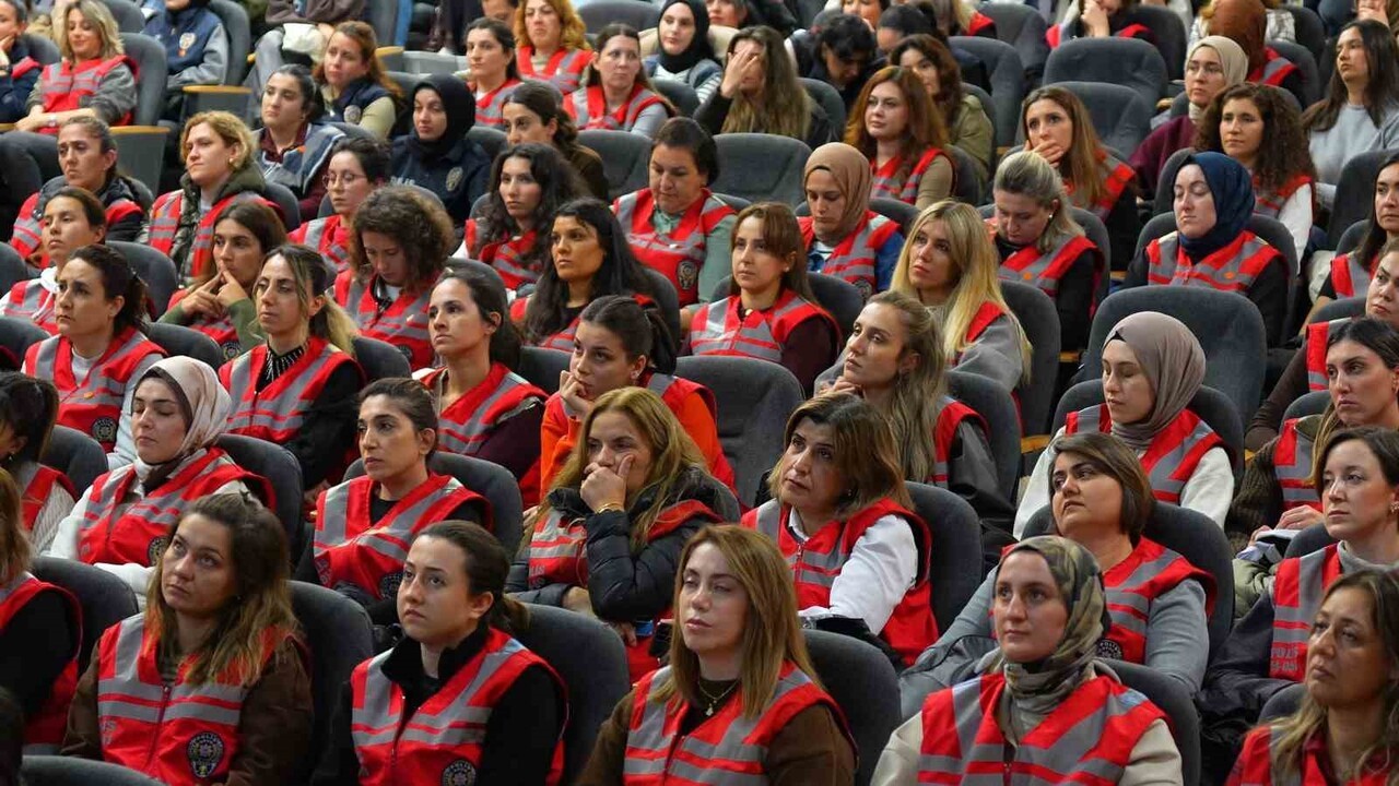 TEKİRDAĞ İL EMNİYET MÜDÜRLÜĞÜ'NDE KADIN POLİSLER YASAL HAKLAR KONUSUNDA GÜNCEL BİLGİLER...