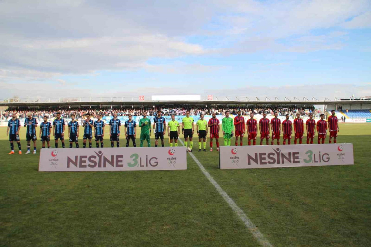 TFF 3. LİG 4. GRUP 15. HAFTA MAÇINDA KÜTAHYASPOR, SAHASINDA KARŞILAŞTIĞI SÖKE 1970 SPOR KULÜBÜ'NÜ...