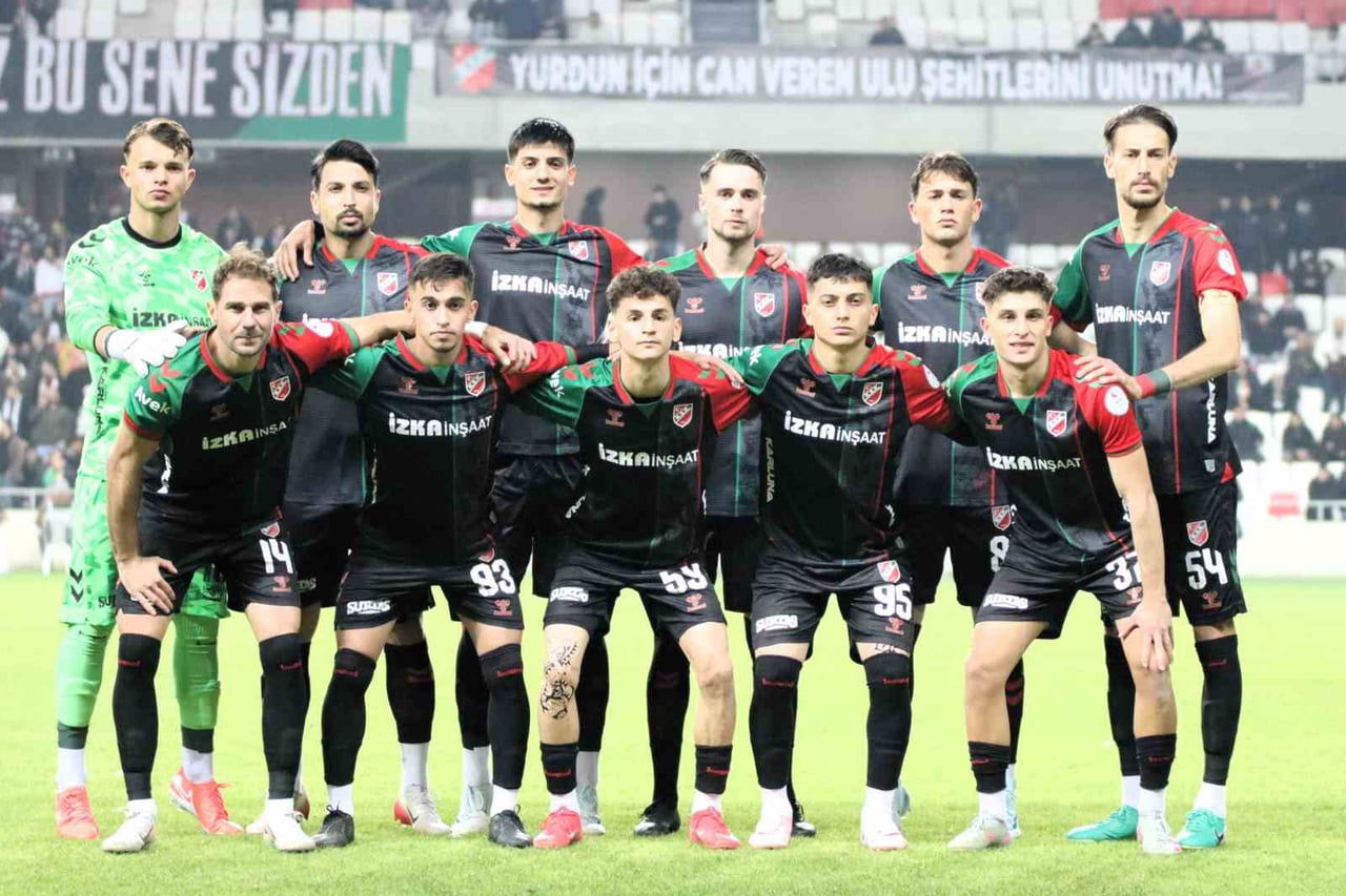 TFF 3. LİG 4. GRUP 15. HAFTADA KARŞIYAKA EVİNDE KARŞILAŞTIĞI TİRE 2021 FK'YI 2-1 MAĞLUP...