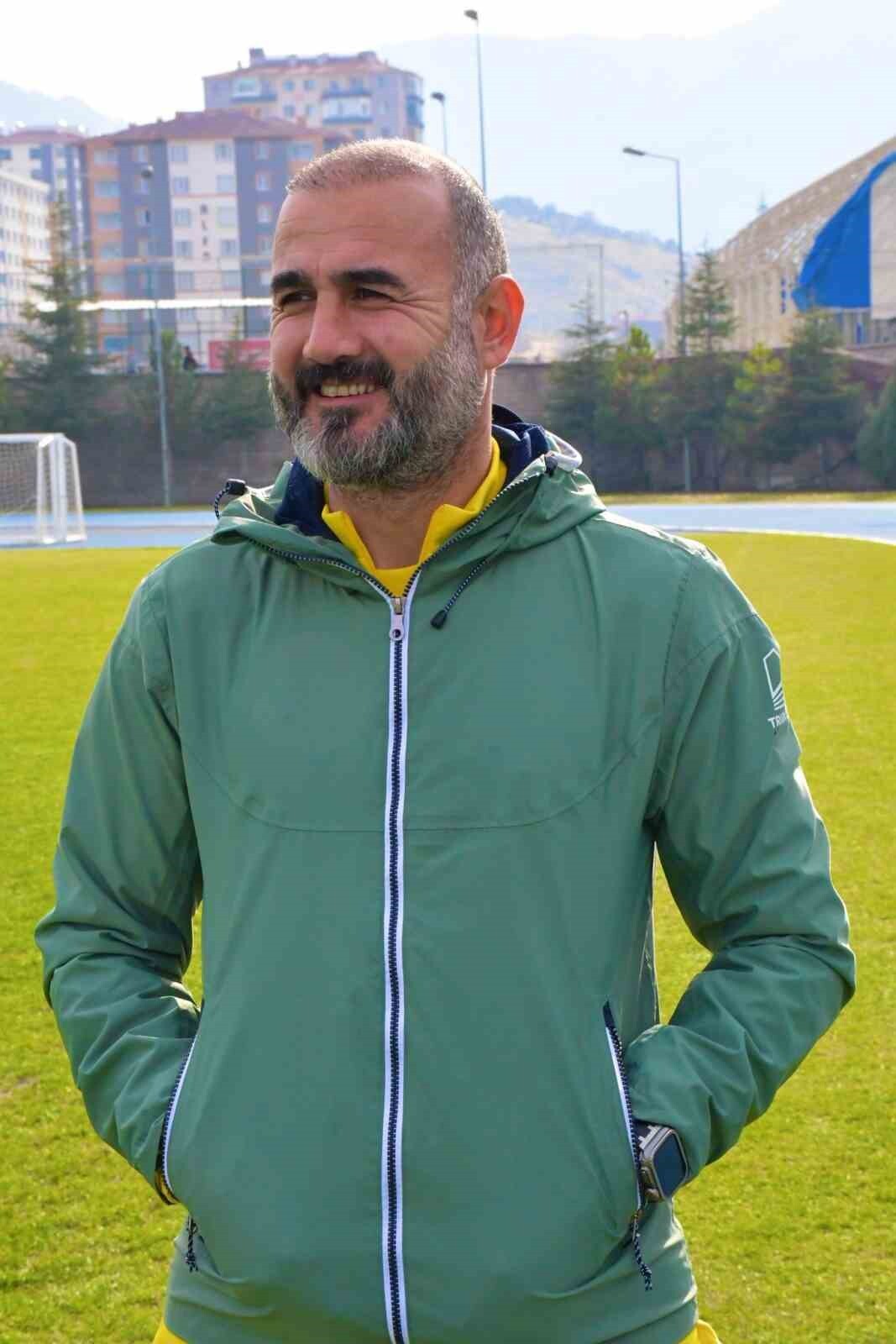 TFF 3. LİG EKİPLERİNDEN ERCİYES 38 FUTBOL KULÜBÜ'NDEKİ GÖREVİ SONA EREN TEKNİK DİREKTÖR GÖKHAN...