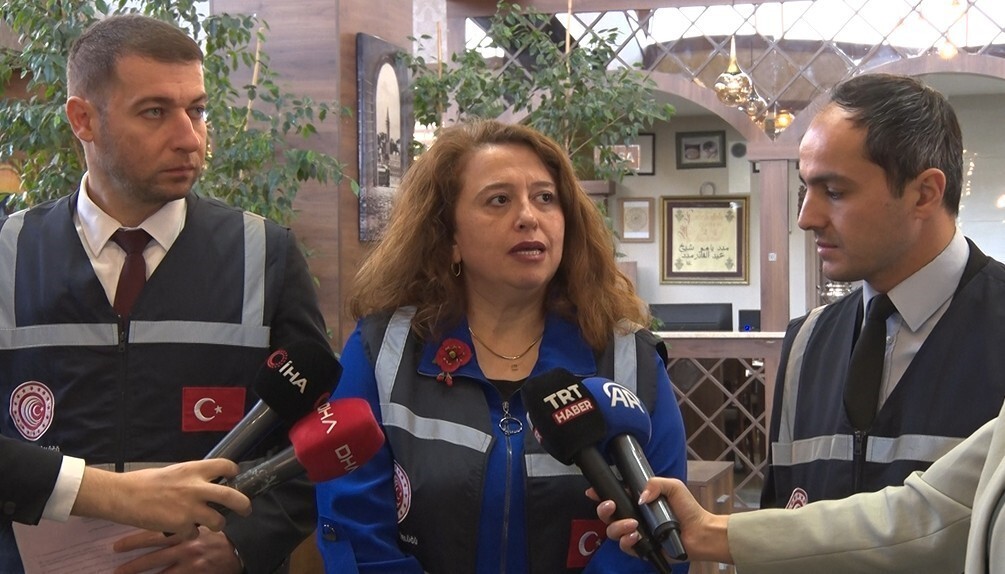 TİCARET BAKANLIĞI EKİPLERİ, RESTORAN VE KAFELERDE, TARİFE VE FİYAT LİSTELERİNİN GÖRÜNÜR ŞEKİLDE...