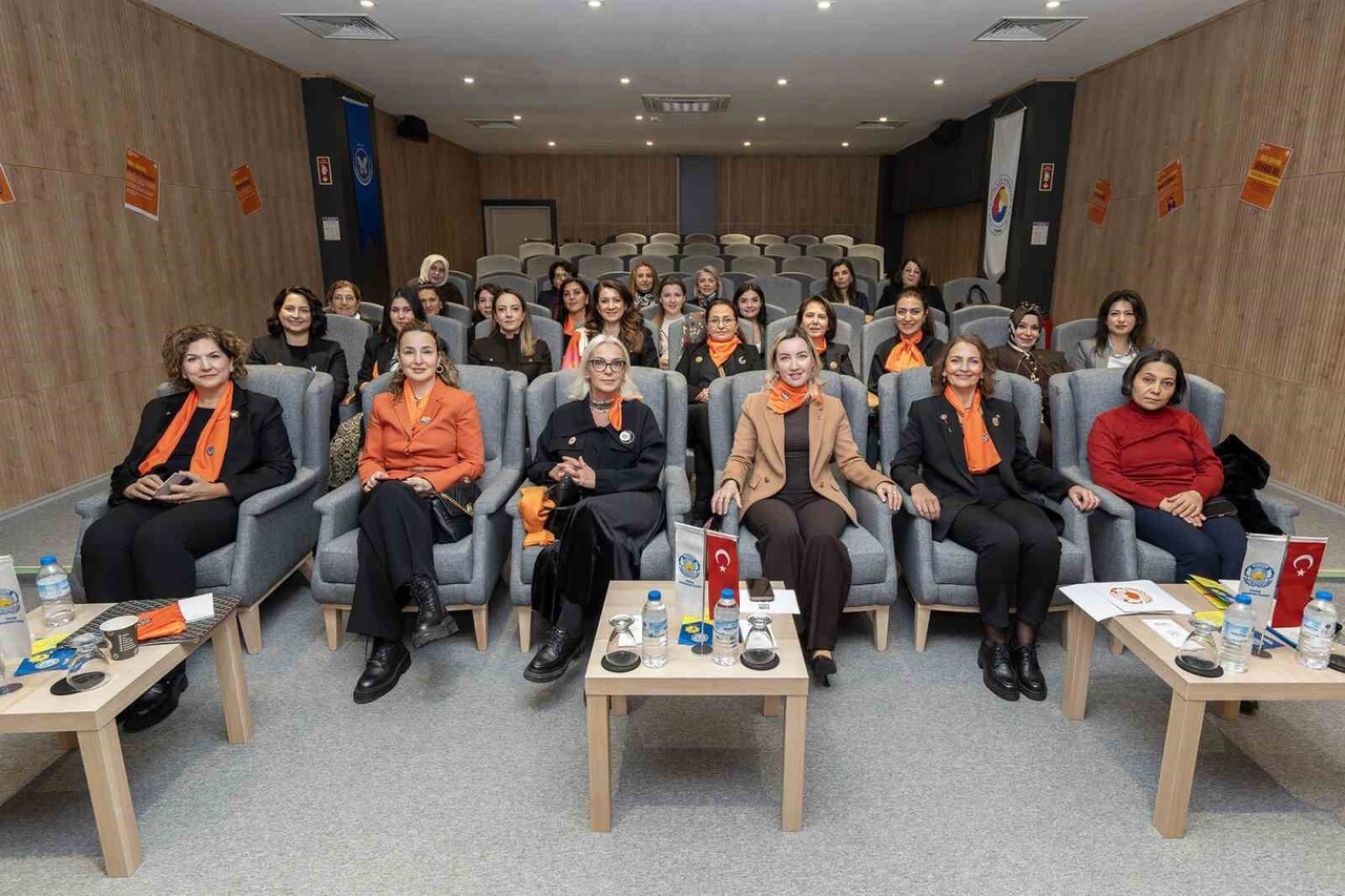 TOBB BURSA KADIN GİRİŞİMCİLER KURULU VE ULUDAĞ SOROPTİMİST KULÜBÜ İŞ BİRLİĞİYLE, 'SİBER ŞİDDET'...