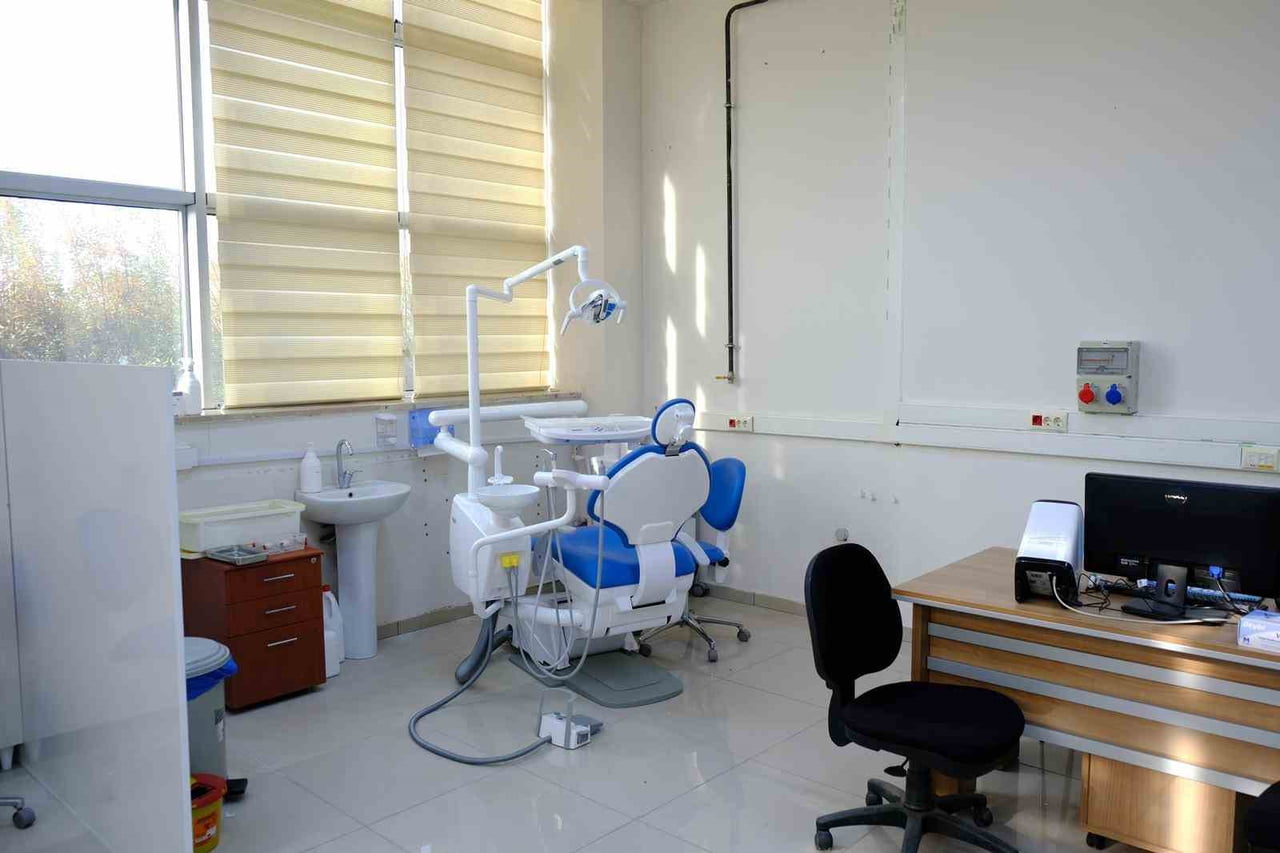 TOKAT (İHA) - TOKAT GAZİOSMANPAŞA ÜNİVERSİTESİ BÜNYESİNDE HİZMETE GİREN TAŞLIÇİFTLİK AĞIZ VE DİŞ...