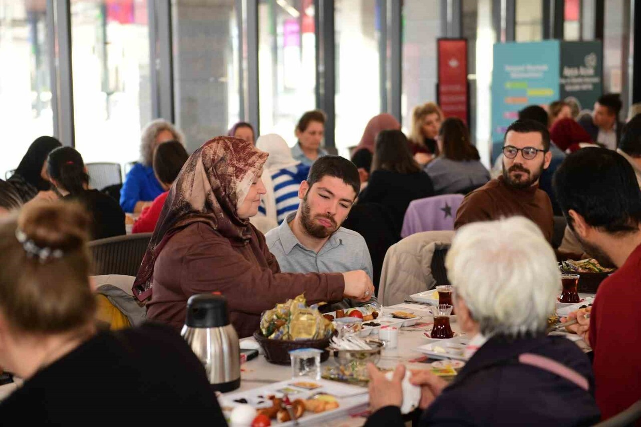 TOPLUMSAL FARKINDALIĞI ARTIRARAK ENGELLİ BİREYLERİN YAŞAMINI KOLAYLAŞTIRMA AMACIYLA ÇALIŞMALARINI...