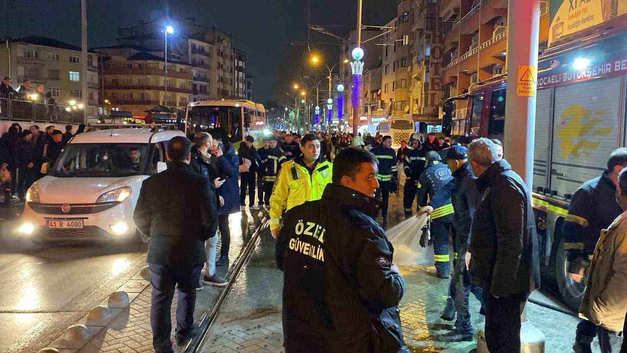 TRAMVAYIN ALTINDA KALAN 71 YAŞINDAKİ KADIN, 2 GÜNLÜK YAŞAM MÜCADELESİNİ KAYBETTİ. ...